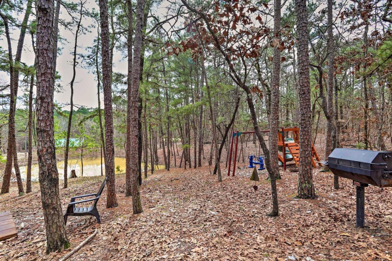 Broken Bow Log Cabin With Fire Pit, Pond, And Deck! エクステリア 写真