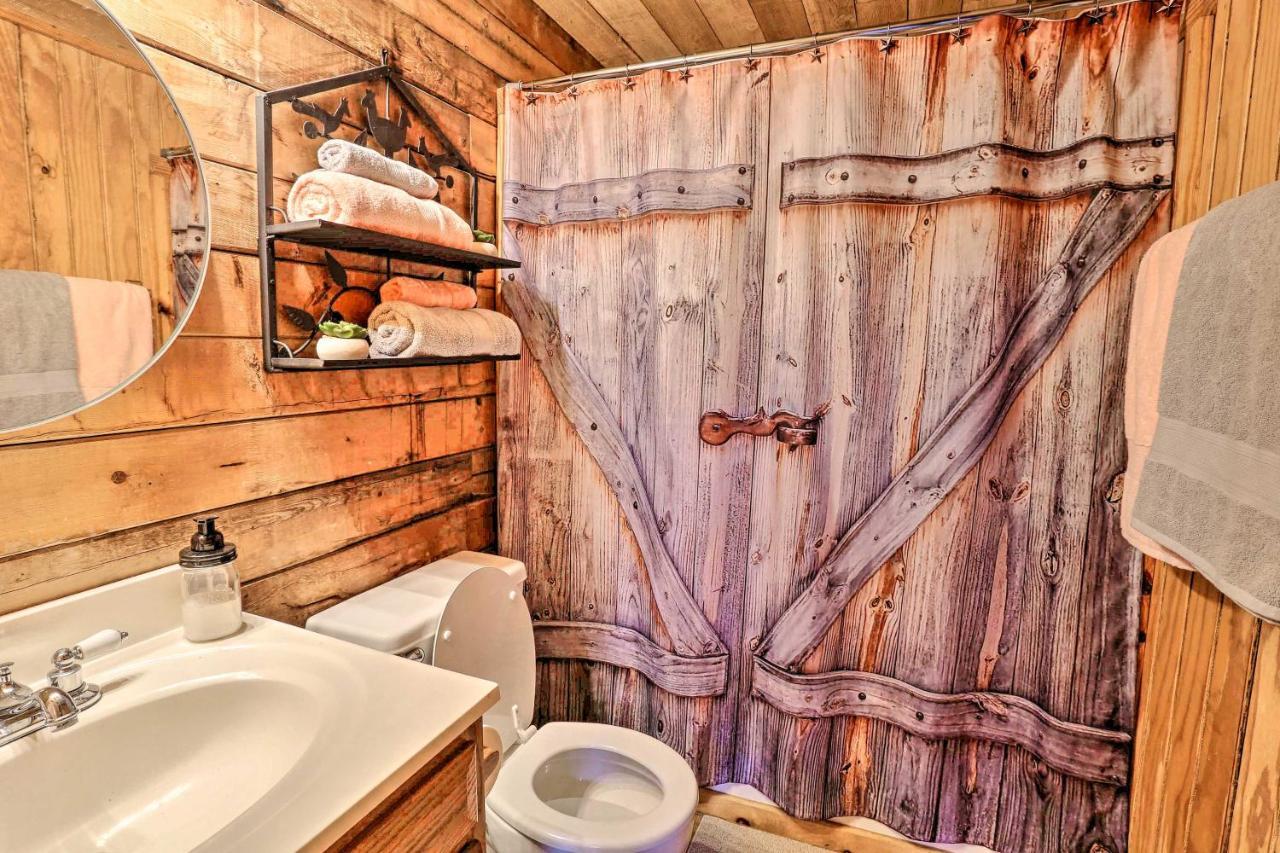 Broken Bow Log Cabin With Fire Pit, Pond, And Deck! エクステリア 写真